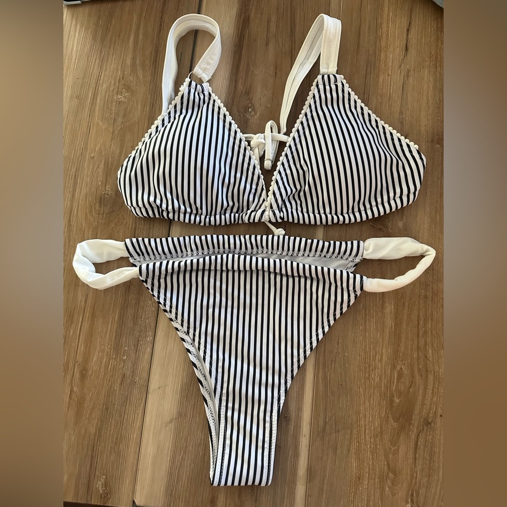 Boutique Cheeky Striped Bikini L NWOT